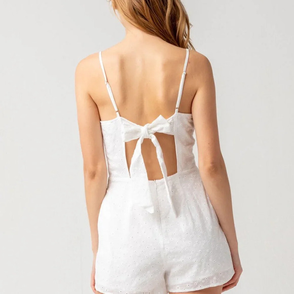 Tilly's Sky and Sparrow White Eyelet Romper - Picture 2 of 7